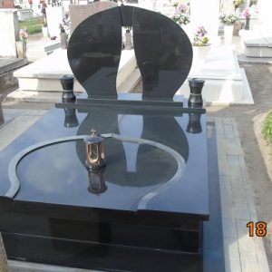 170x220-cm-Indiai-fekete-gránit-síremlék-3