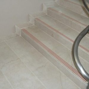 Crema Marfil márvány lépcső